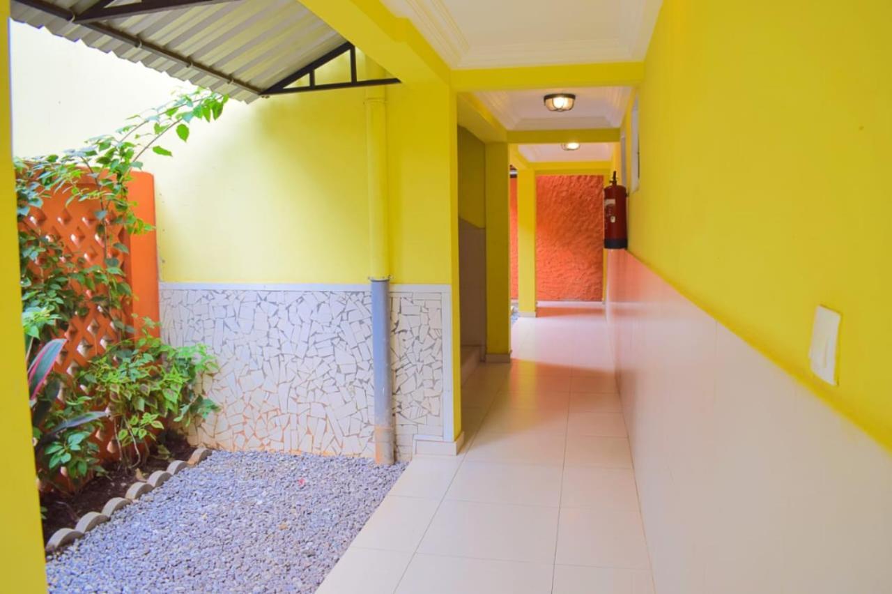 Riad Prince Louis ياوندي المظهر الخارجي الصورة