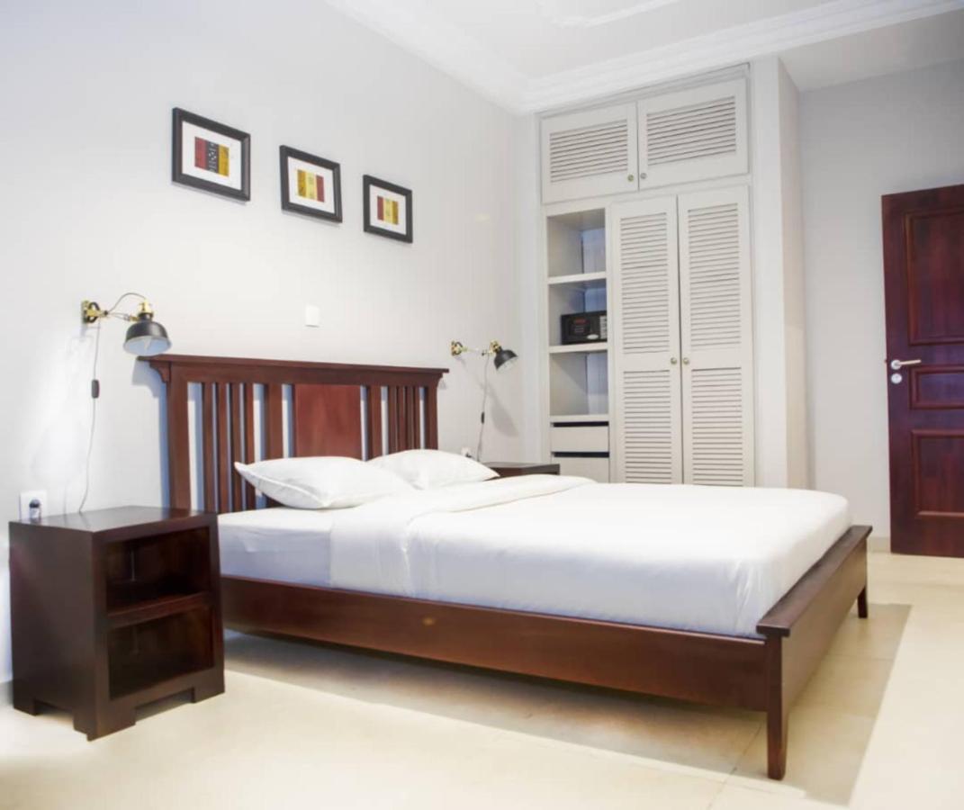 Riad Prince Louis ياوندي المظهر الخارجي الصورة
