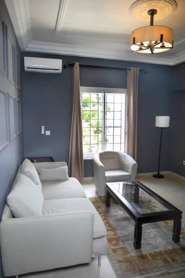 Riad Prince Louis ياوندي المظهر الخارجي الصورة