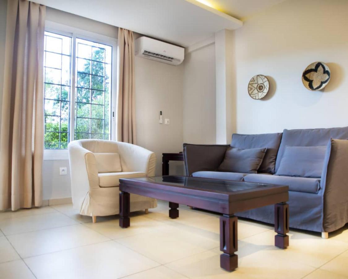 Riad Prince Louis ياوندي المظهر الخارجي الصورة