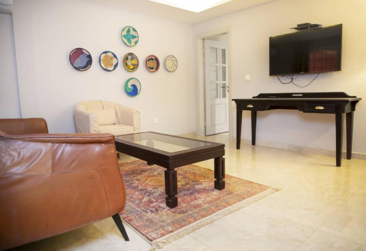Riad Prince Louis ياوندي المظهر الخارجي الصورة
